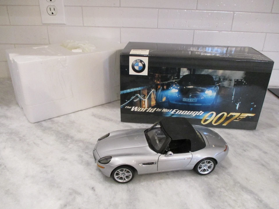 1999 BMW Z8 007 JAMES BOND EDITION 1/18 DIECAST w/BOX WORLD IS NOT ENOUGH KYOSHO - Image 2 of 4