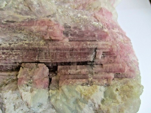 Rubellite Tourmaline in Quartz and Lepidolite Mica Huge 1.34Kg Nabibia - Picture 7 of 8