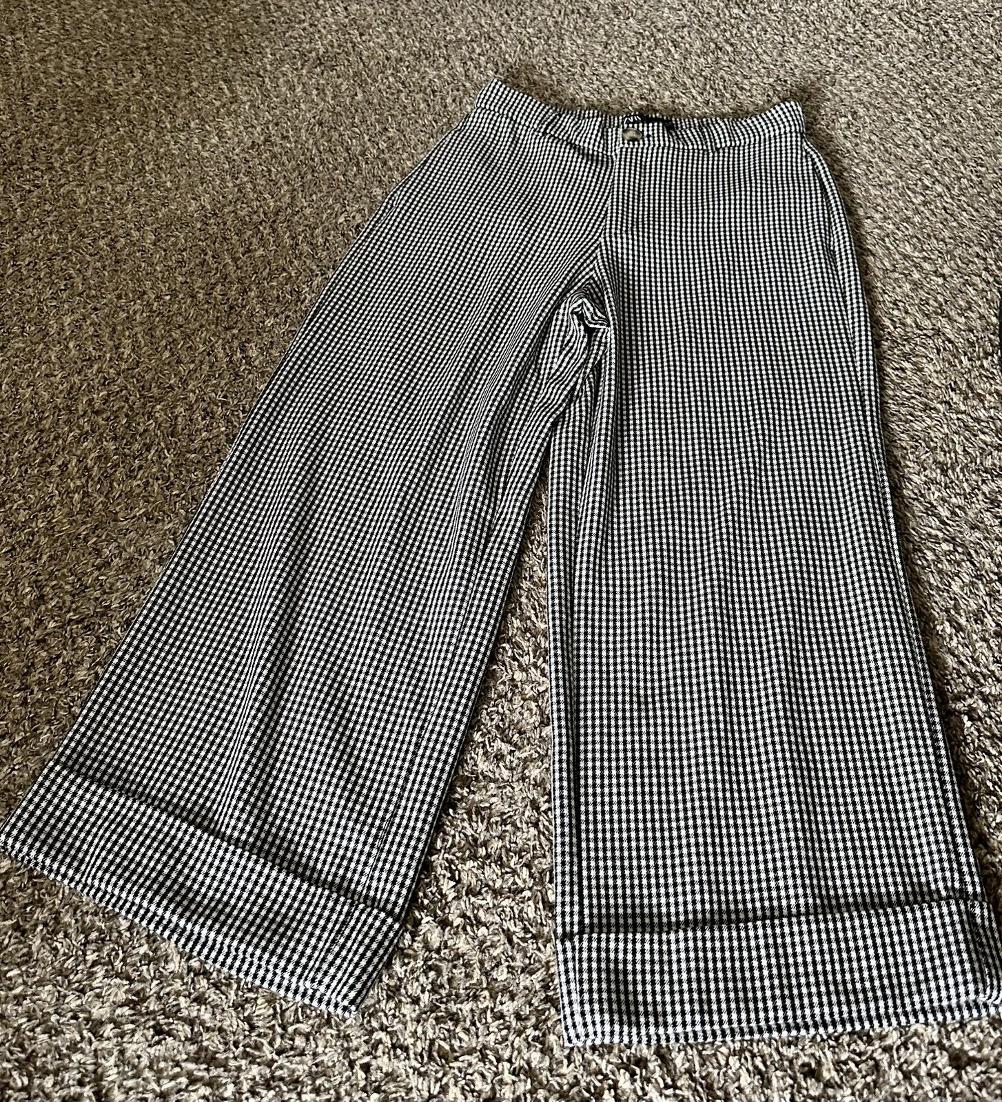 Zara Checkered black and white Cropped Pants Gem