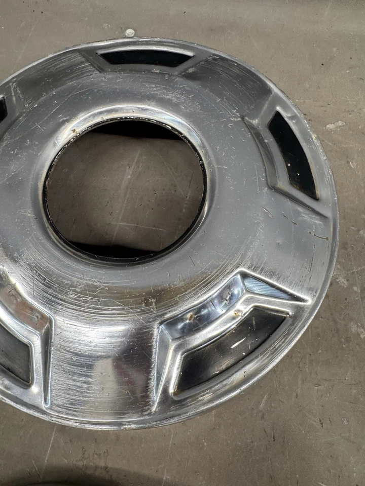 Cubiertas de rueda tapacubos plato perro camioneta Ford 1976-1991 F150 Bronco XLT F250 F350 OEM Foto 3 de 4