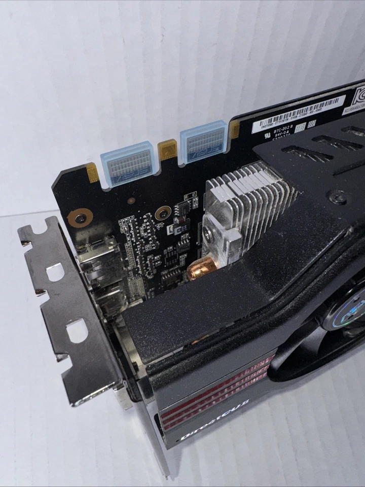 ASUS GeForce GTX580 DirectCU II - 1.5GB GDDR5 - PCI-E - Graphics Card - 3 slot - Image 3 of 4