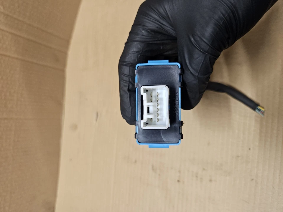 MÓDULO CONVERTIDOR REMOLQUE TOYOTA SEQUOIA 2001 2002 2003 2004 2005 2006 2007 Foto 2 de 2