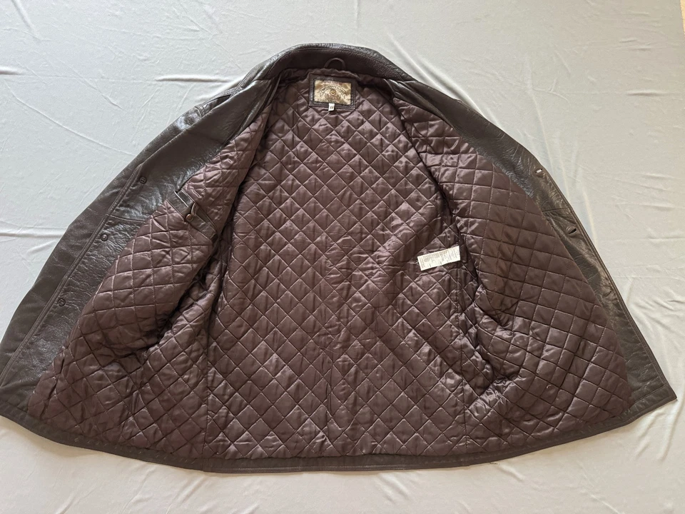 INCREÍBLE HECHO EN ITALIA Chaqueta Blazer de Cuero Giorgio Armani - Giorgio Armani Usada en Excelente Condición Foto 4 de 4