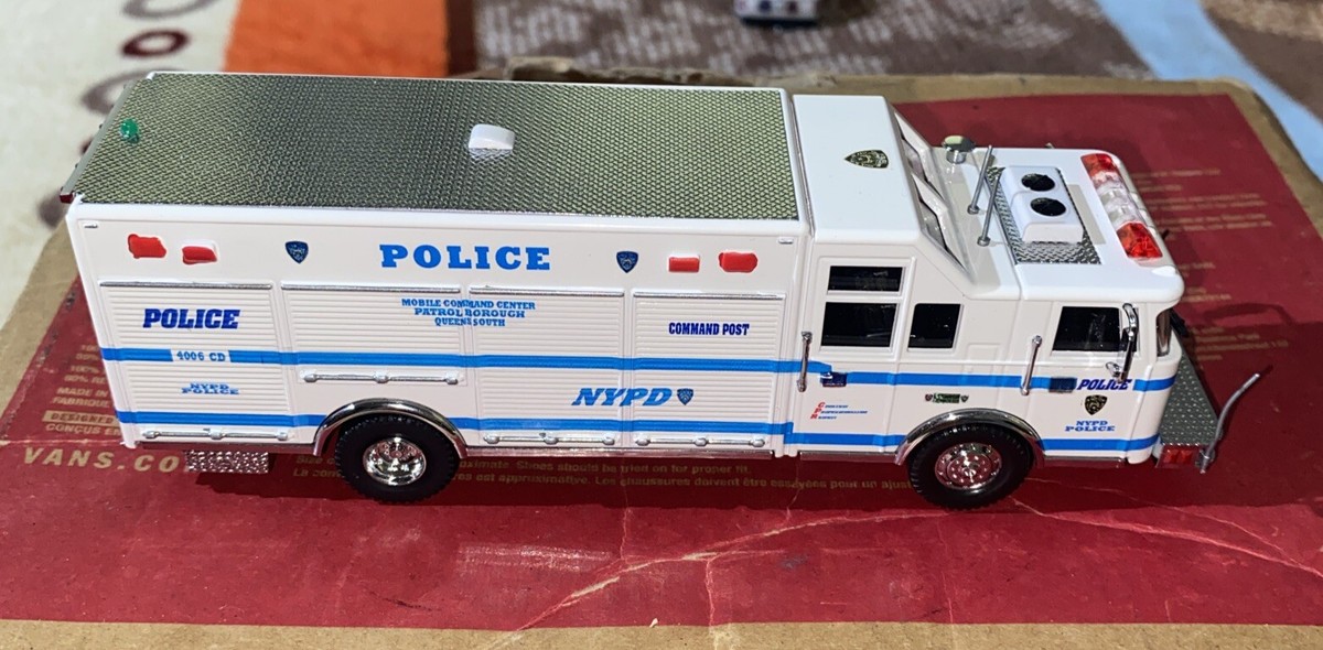 CODE3　NYPD ESU  1/64 絶版品　その3 激レア Code 3 NYPD ESU Vehicles 1/64 scale!! - YouTube