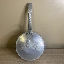 Hand Forged Metal Silent Butler's Crumb Catcher Everlast Metal #552