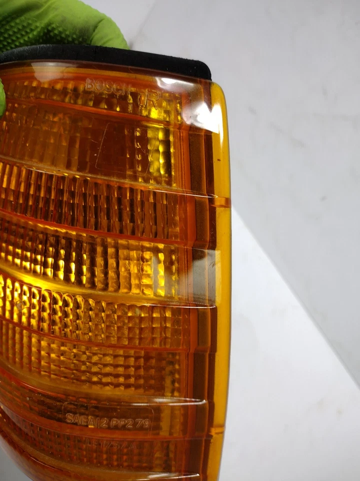 Luz esquina derecha OEM BOSCH Mercedes Benz W126 sedán 560SEL 500SEL 300SEL Foto 3 de 4