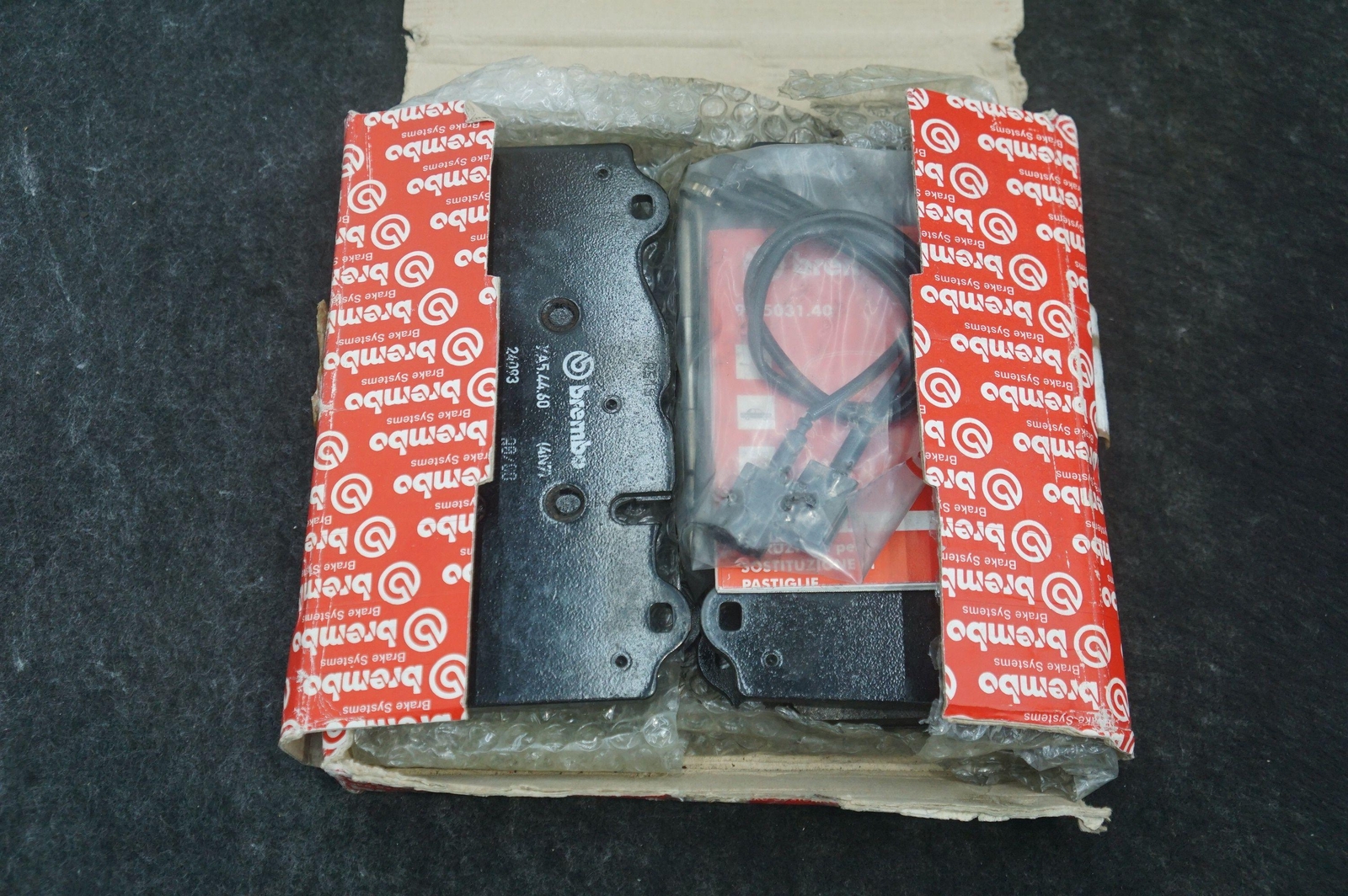 New Set Front Brake Pad Brembo Assembly OEM 70001122 Ferrari F430 Challenge 2006