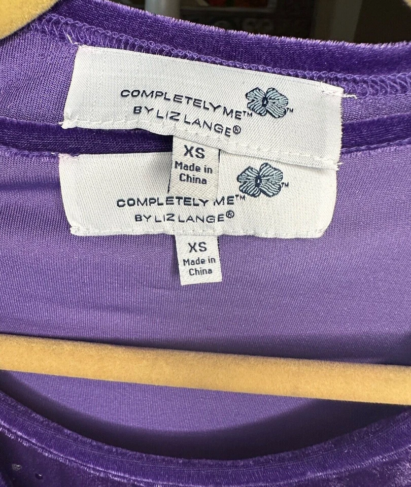 Cárdigan Completely Me by Liz Lange XS púrpura Topper terciopelo cuentas Foto 3 de 4