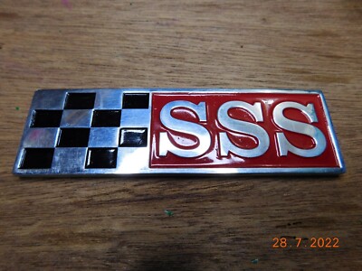 11番セレクトセット NISSAN DATSUN 240Z S30 Genuine Front Hood Emblem 
