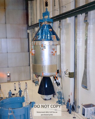 APOLLO 10 COMMAND/SERVICE MODULE IN VAB - 8X10 NASA PHOTO (ZZ-427)
