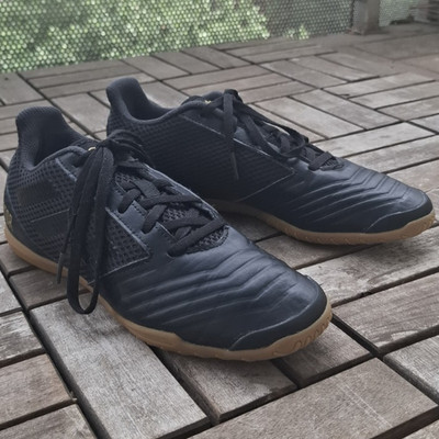 adidas Predator Sala Hallenschuhe Indoor schwarz/gold Schnürung Gummi