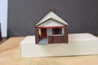 HO RIX BUNGALO BUILT AND PAINTED READY TO USE — photo 1