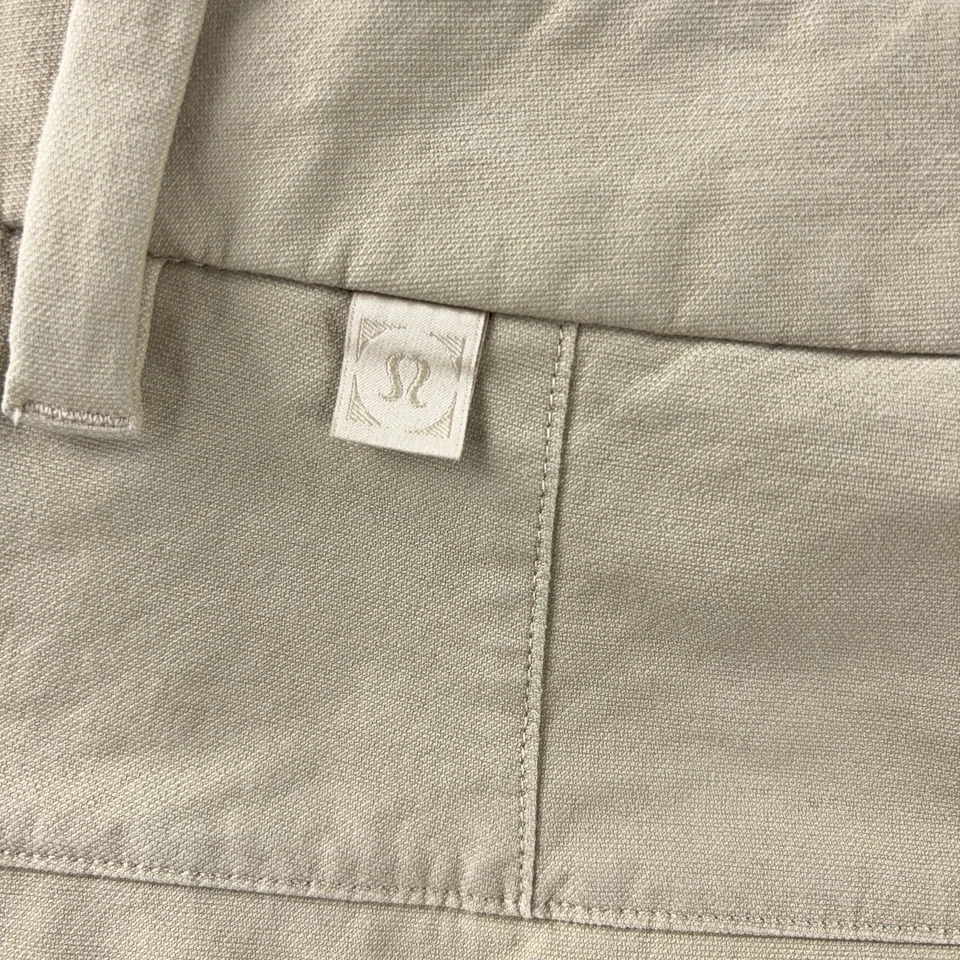 Pantalones Cortos Lululemon Commission Para Hombre Talla 34 Beige Calce Clásico Elastizados Informales Foto 3 de 4