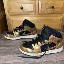 Nike Air Jordan 1 Shoes Youth Size 7 Black Metallic Gold Retro DR6967-071