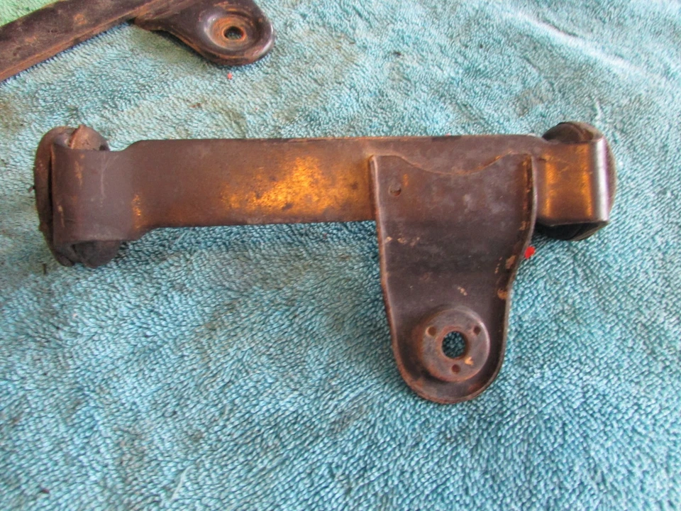 Suzuki DS100 1981 Enduro horquilla orejas faros soportes Foto 4 de 4