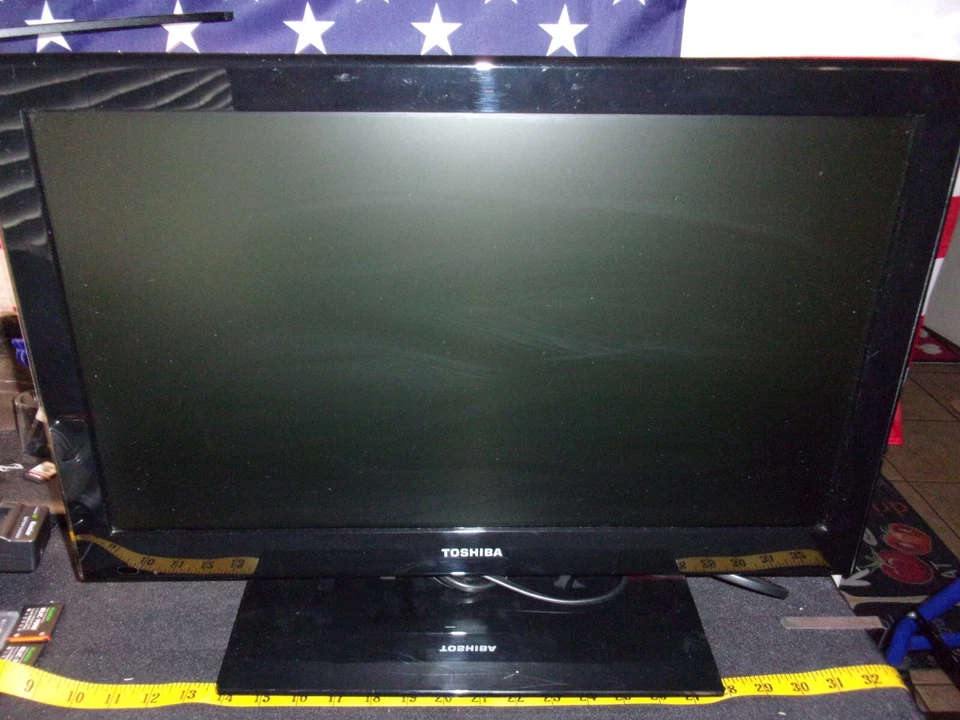 Toshiba Model 24SLV411U - HD LCD TV/ DVD/ PC Monitor Combo 1080p - Image 3 of 4