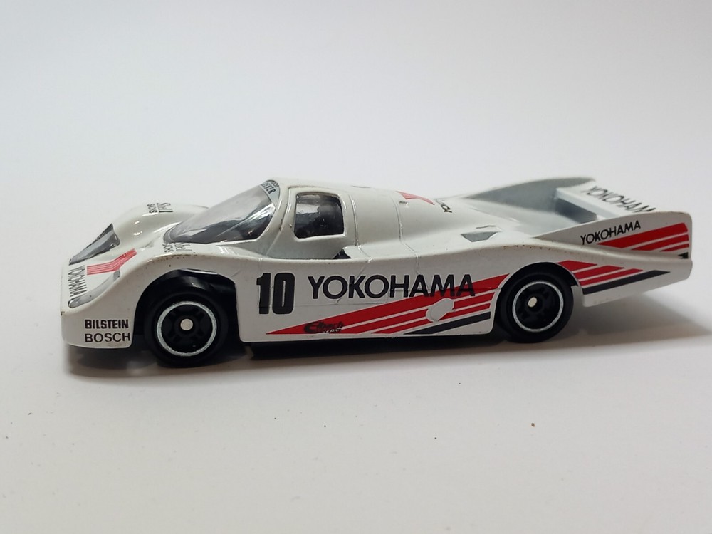 Corgi 1/43 - 94251 Porsche 956 Yokohama Performance race car diecast model Toy