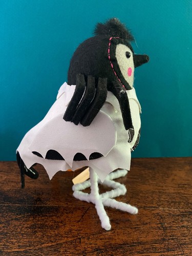 Target Wondershop Featherly Friends "SKITTERS" Bird Halloween 2024 NWT - Picture 4 of 5