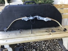 Pearson Grey Ghost Recurve Bow β 30β 70lb RH β w/ Hard Case
