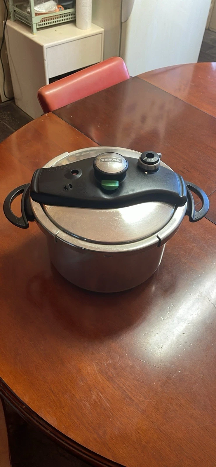 TEFAL CLIPSO Commercial Stainless Steel Pressure Cooker 8 Litre, Steamer Basket.