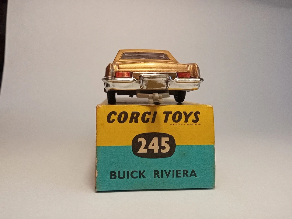 Corgi Toys Buick Riviera art. 245 scala 1/43 Oro OTTIMA - Immagine 4 di 4