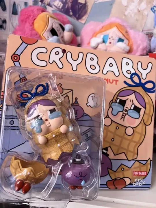 Auténtica Figura Crybaby The Carcked Peanut Nueva en Paquete Hot Toys Regalo Foto 3 de 4