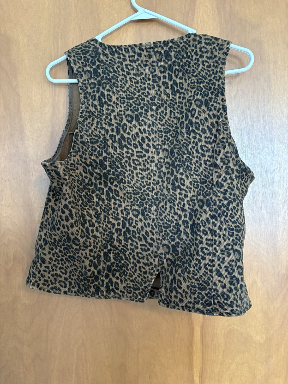Blakeley Leopard Print Button Front Sleeveless Ve… - image 4