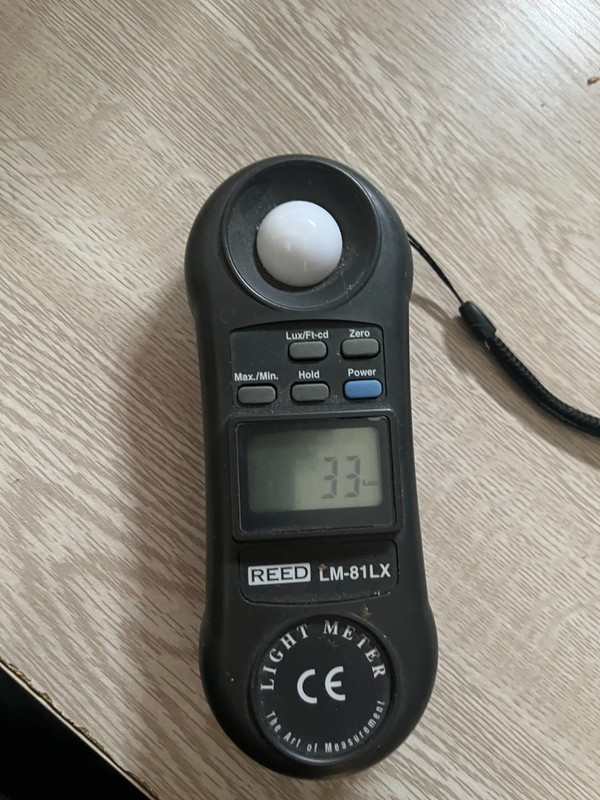 REED LM-81LX: Compact Light Meter