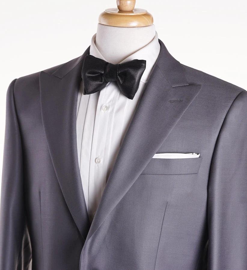 NUEVO CON ETIQUETAS $1375 LUBIAM (L.B.M. 1911) Traje de esmoquin de lana gris con solapa de pico de un botón 36 R Foto 2 de 4