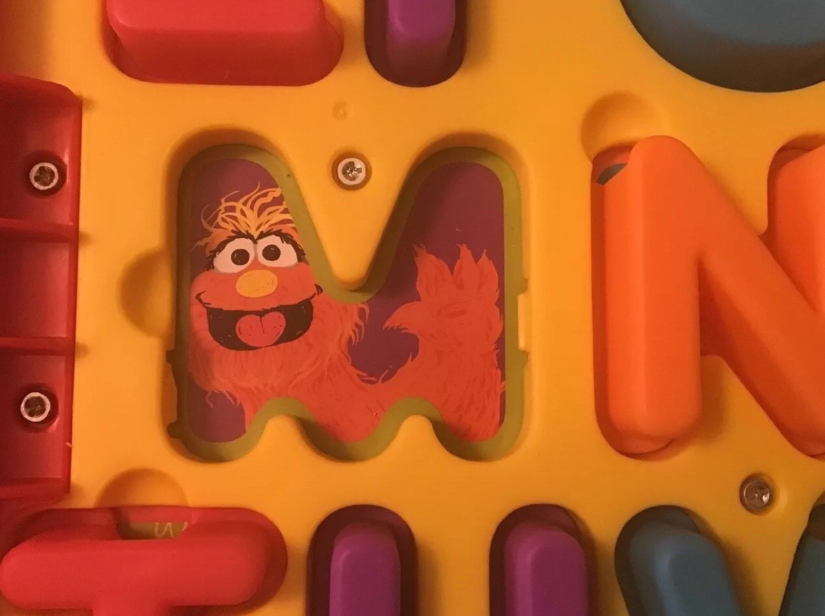 Sesame Street ELMO'S ON THE GO LETTERS - Hasbro, Complete