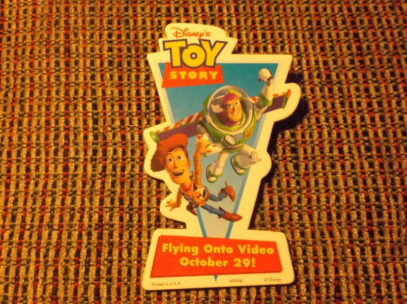 TOY STORY PROMOTIONAL DISNEY MOVIE PIN CARDBOARD WOODY & BUZZ LIGHT YEAR