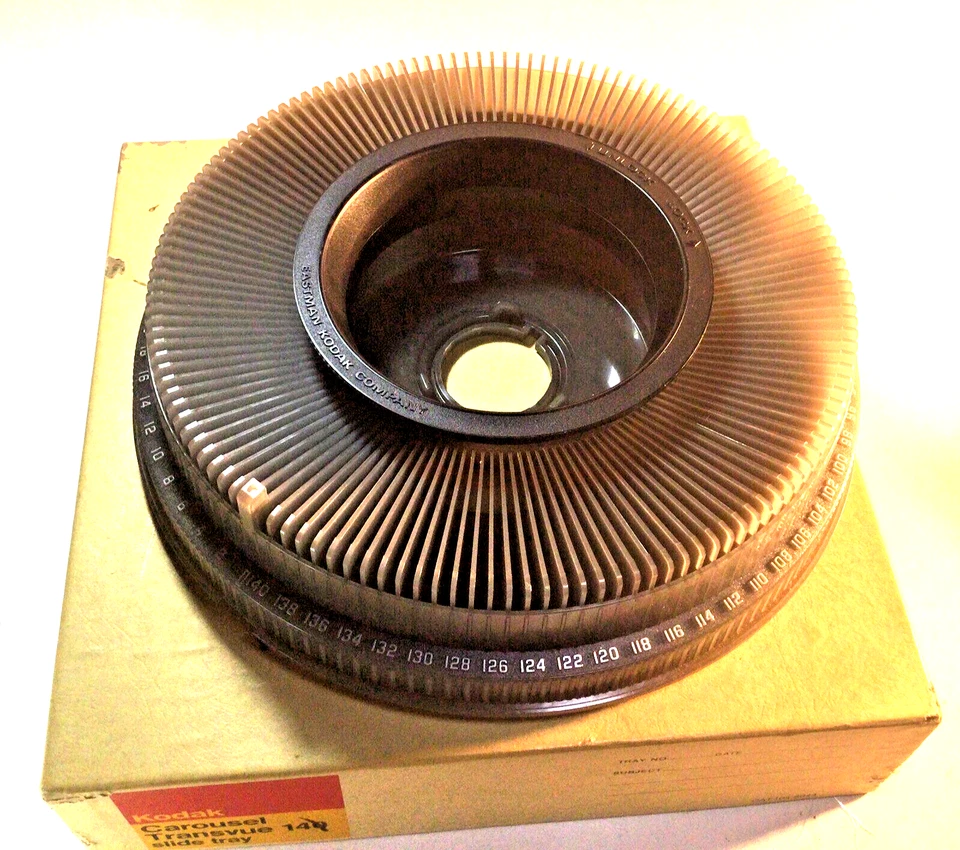Kodak Carousel Transvue 140 Slide Tray . TO WATCH SLIDES THIS IS A SQUARE DEAL - Image 2 of 4