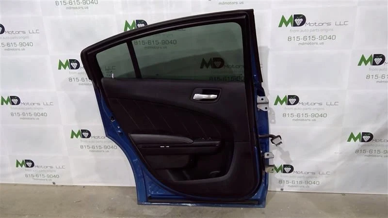 2015-2020 DODGE ЗАРЯДНОЕ УСТРОЙСТВО ЗАДНЯЯ ЛЕВАЯ ВОДИТЕЛЬСКАЯ ДВЕРЬ В СБОРЕ. - Изображение 2 из 4