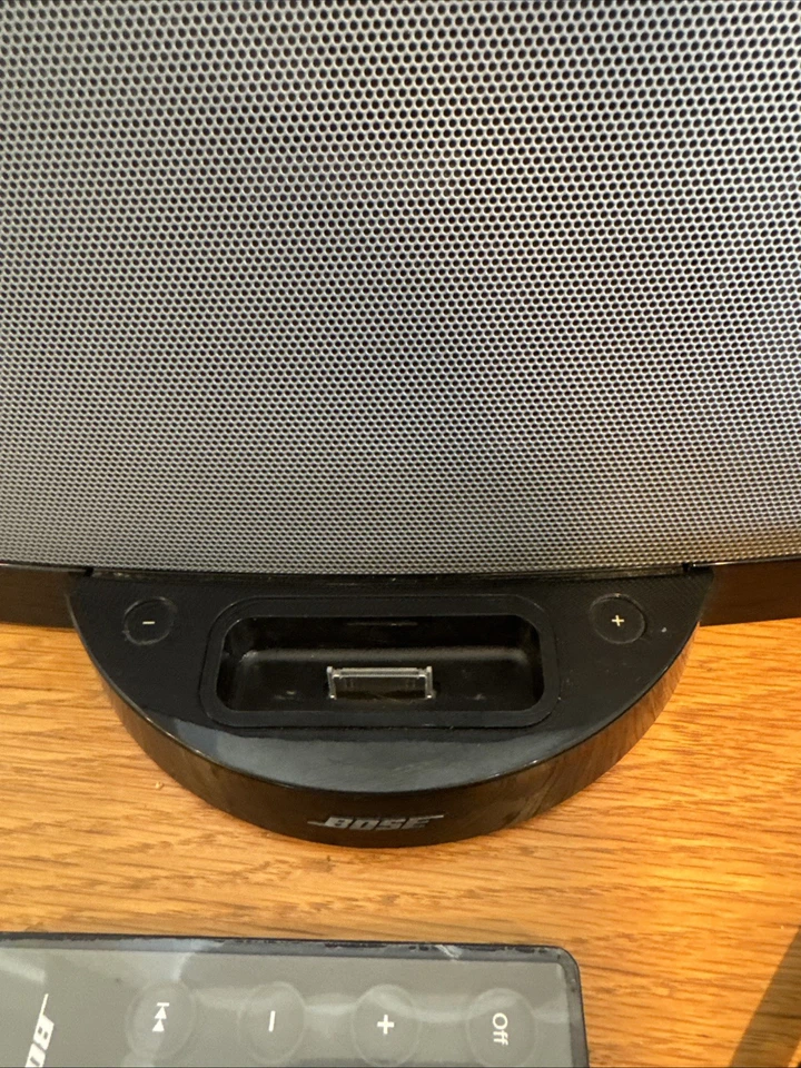 Bose SoundDock Series II 30-Pin Speaker With New Remote - Image 2 of 4