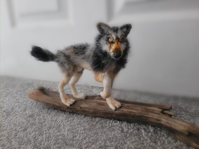 Realistische Nadel gefilzte Wolf Skulptur Handarbeit Wolle Tier Figur OOAK Kunst
