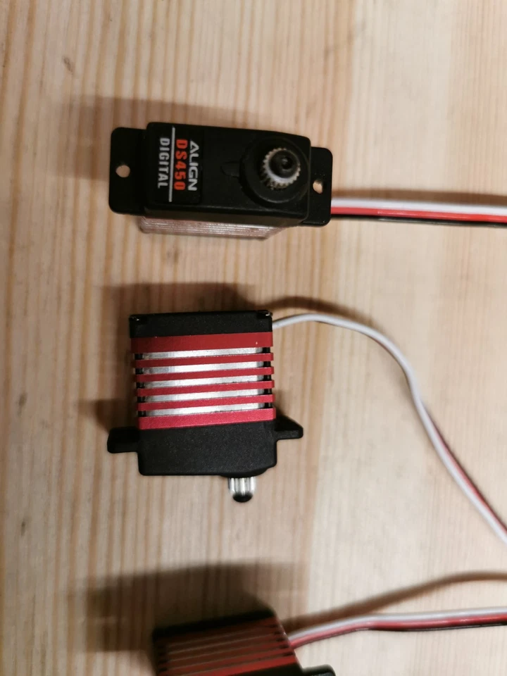 T-Rex 450 Digital Servo Taumelschreibe - Bild 2 von 2