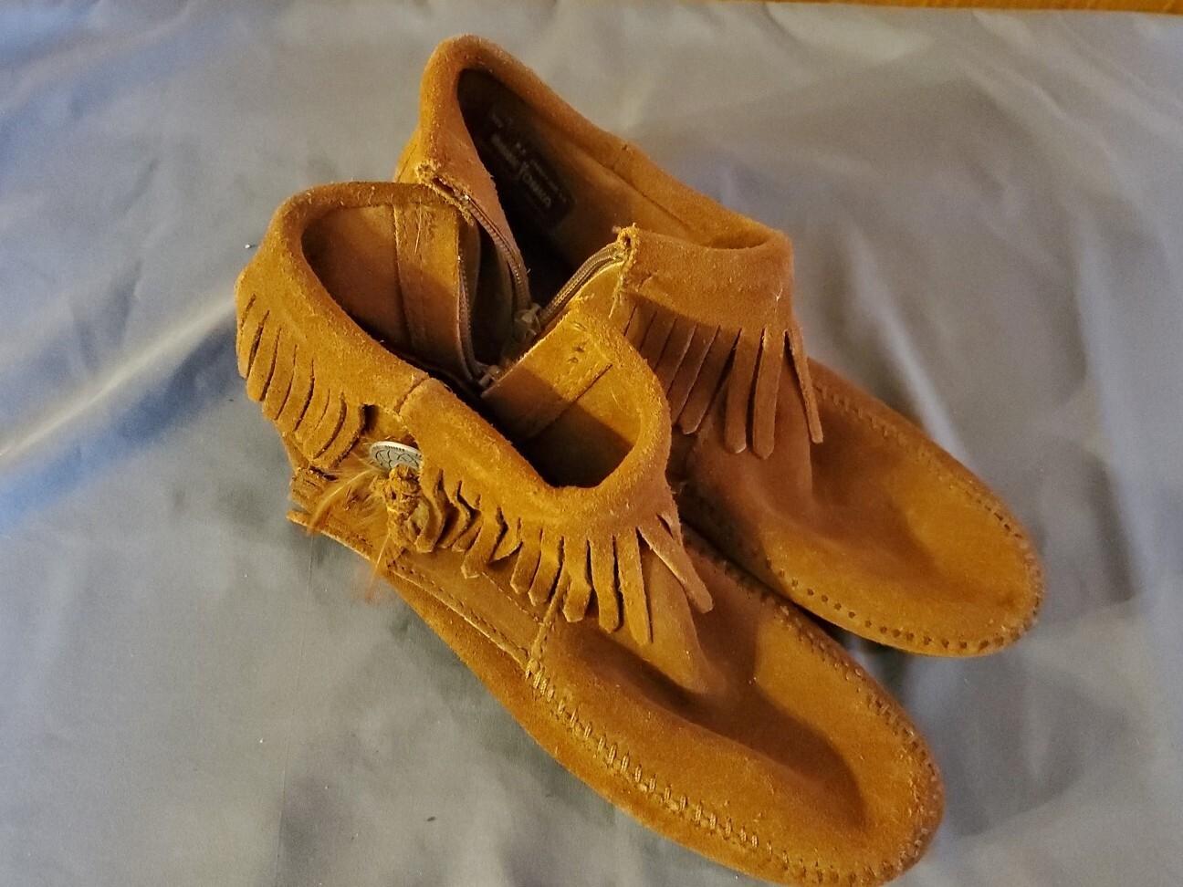 Minnetonka Women's Fringed MOCCASIN Ankle Boots Suede Leather Size 8.5 Brown