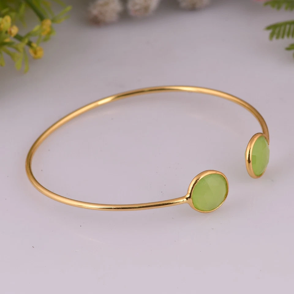 Brazalete abierto de piedras preciosas chapado en oro brazalete ajustable con prehnita verde Foto 2 de 4