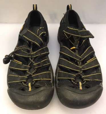Keen Newport H2 Boys Youth 4 US 37 EU Sandals Clogs Water Shoes Black