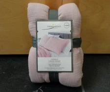 Threshold Tufted Crinkle Gauze Rose Pillow Sham Standard New 20 X 26