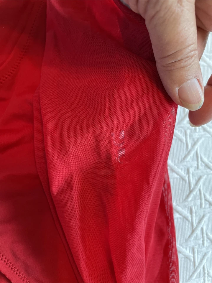 Parte inferior de bikini Be Creative roja natación talla 8 con corbata lateral $48 nueva Foto 2 de 4