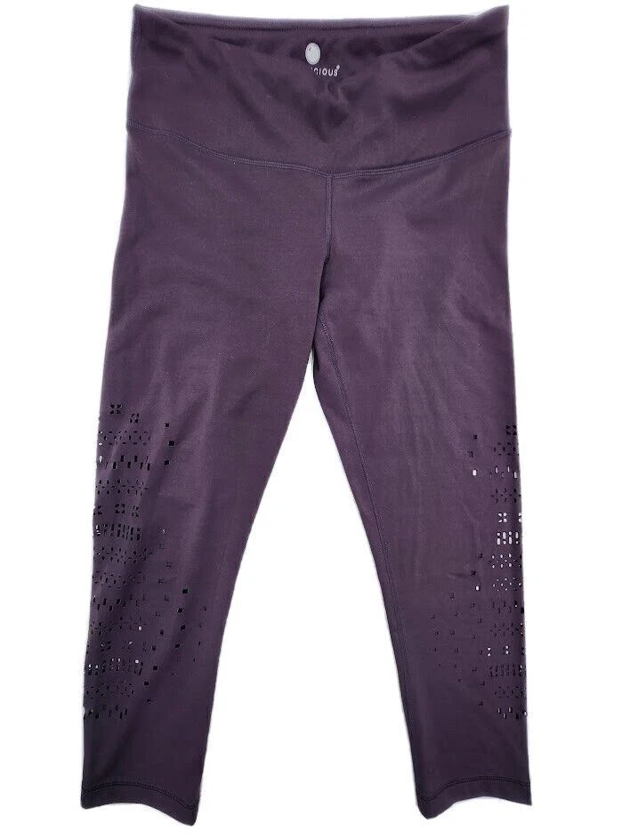 yogalicious 3/4 ankle cut out gym leggings