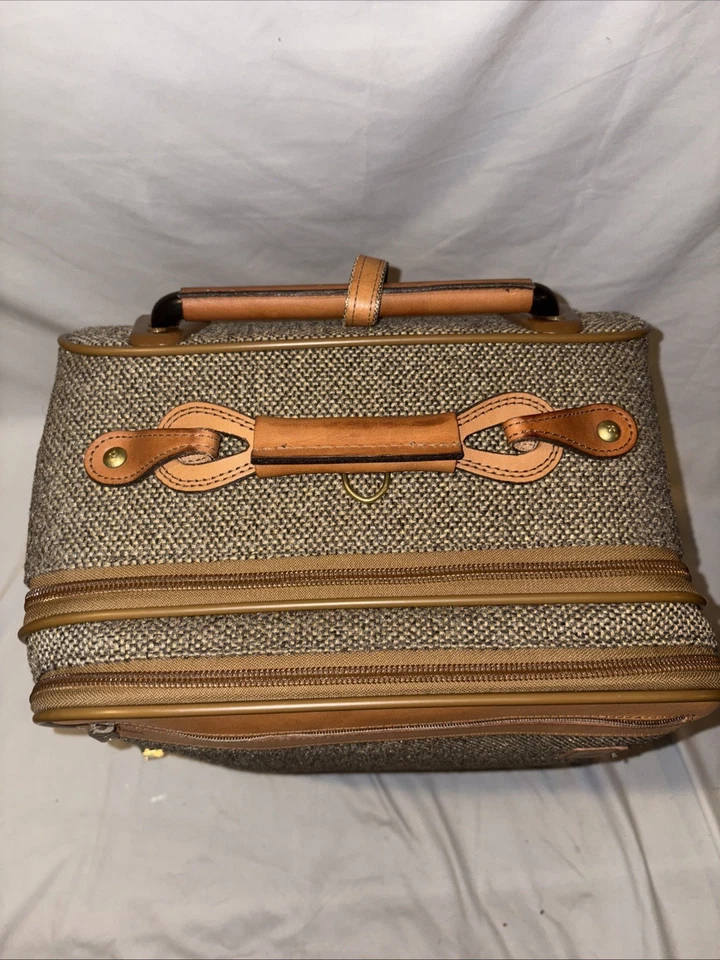 1970s Hartmann Expandable Tweed/Leather 22" Rolling Wheeled Carry on Luggage Bag - Image 3 of 4