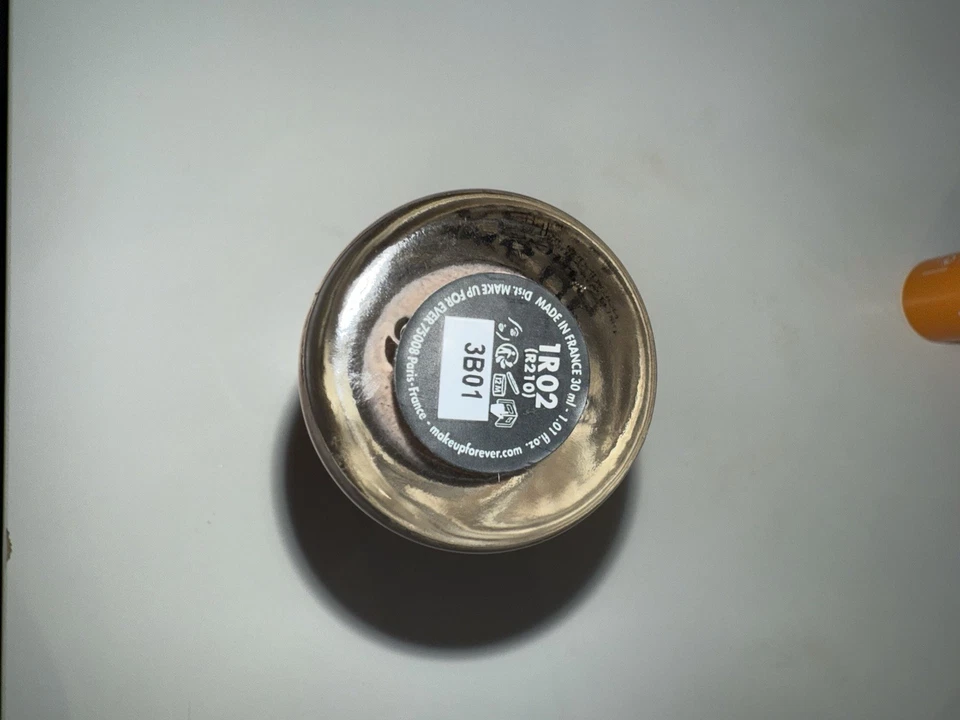 Make Up For Ever HD Skin Waterproof Natural Matte Foundation shade 1R02 - Image 3 of 4