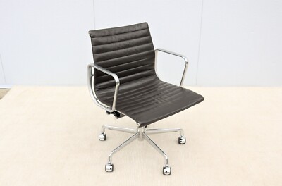 Mid-Century Modern Herman Miller Eames Aluminum Group Leather Management Chair