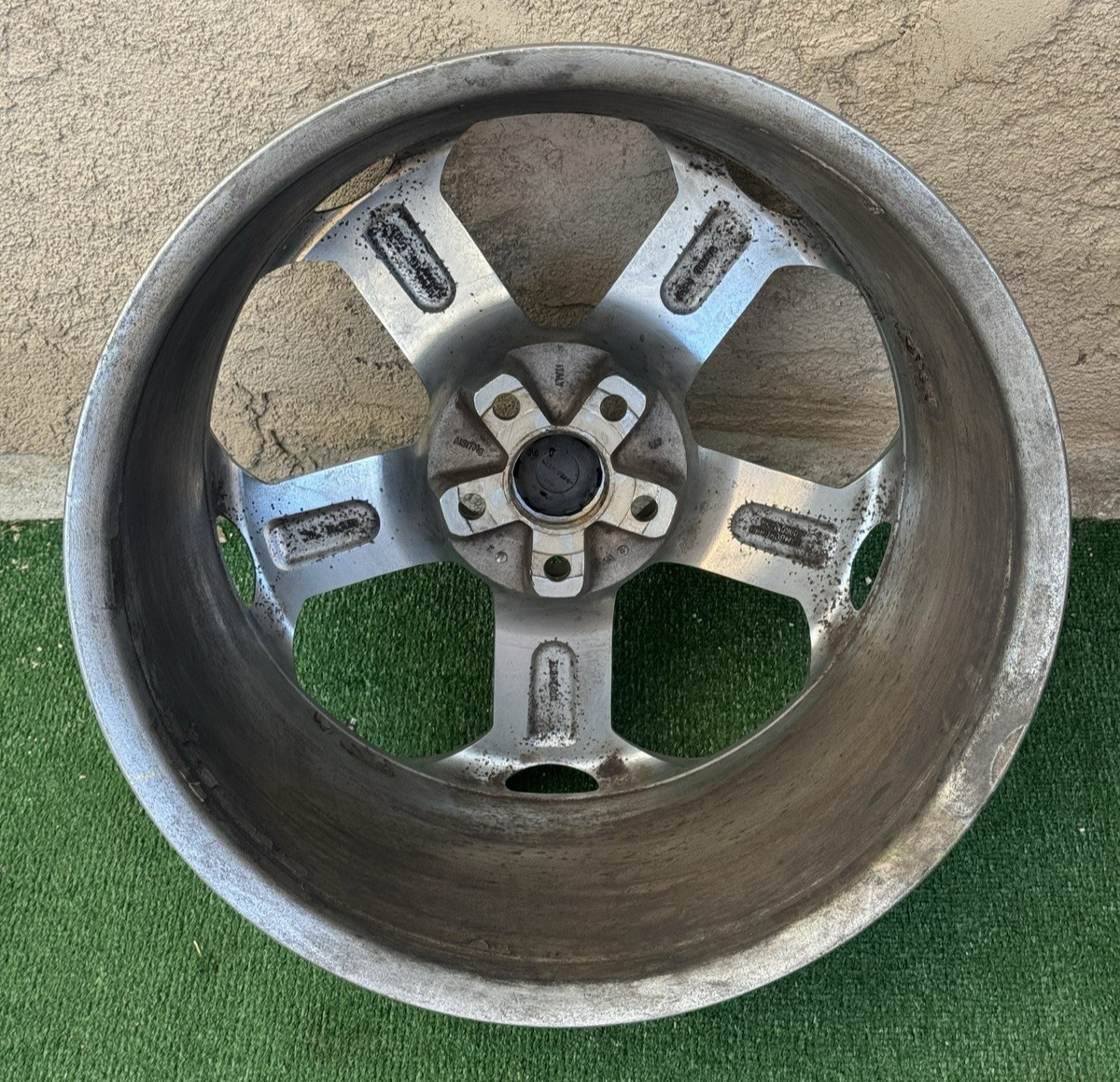 2003-2013 Lamborghini Rear Wheel Rim 11Jx19H2 OEM 400601025A