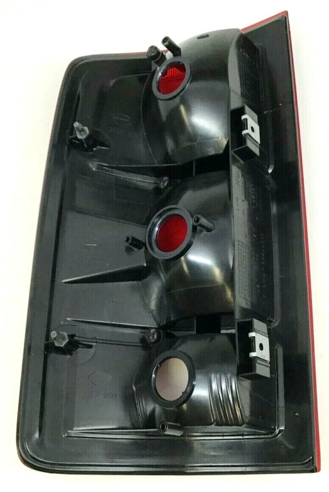 Conjunto de luz de freno trasera derecha Dodge Ram 1500 2500 3500 nuevo OEM Foto 2 de 3