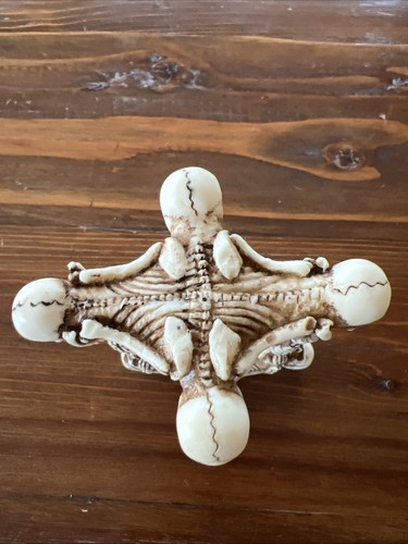 Skeleton Hourglass Sand Timer 8 Souls 6" Gothic Skull & Bones 6 min Timer - Picture 3 of 9