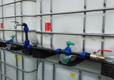 IBC Container Verbindung für 2 1000L Regenwassertanks  Erweiterbar  #1011S+P