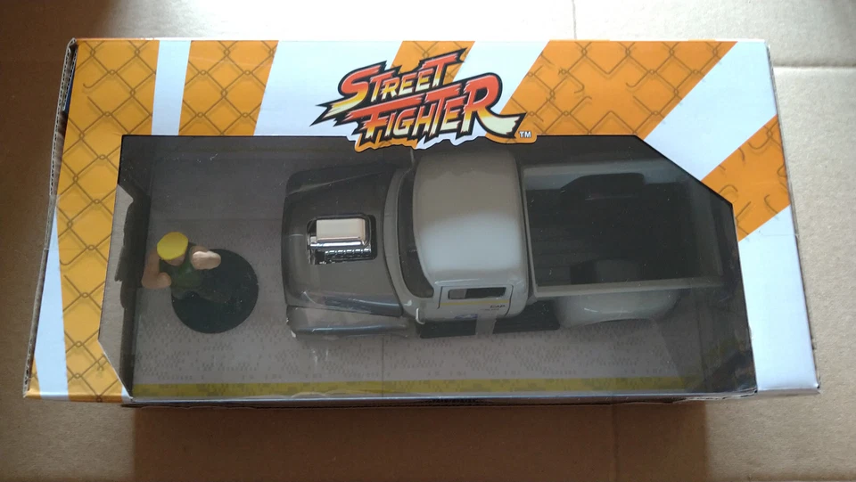 Jada 1/24 STREET FIGHTER  Guile & 1956 Ford F-100 (ET) - Photo 2/4